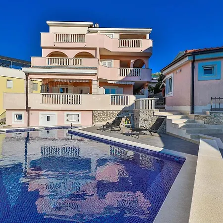 Amazing In With Kitchen Appartement Ražanj