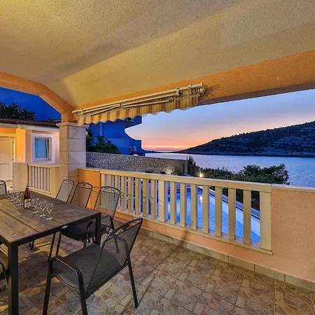 Amazing In With Kitchen Appartement Ražanj