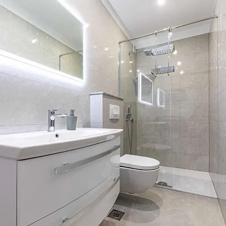 Amazing In With Kitchen Ražanj