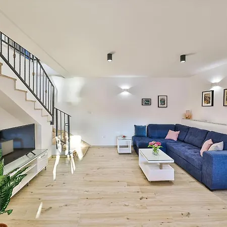 Amazing In With Kitchen Appartement Ražanj